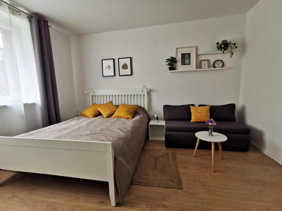 Studio Apartman Mirta I Varazdin Exterior photo